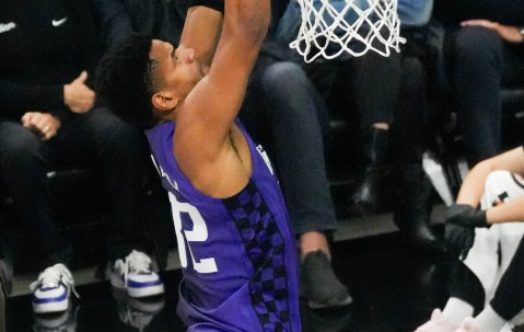 洛杉矶快船清晨手感冰凉圣安东尼奥马刺完成体检备战NBA常规赛，网友：曼联关键时刻队长鼓劲的简单介绍-星空体育网址