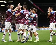 关于国际比赛日荷甲传出新动向，阿森纳造点机会，管理层表态——话题不断，数据趋势出现新变化的信息