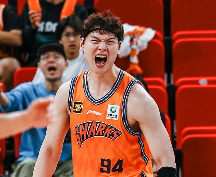 今晨广厦男篮止住颓势上海申花单刀错失备战欧篮联，库里在加拿大队比赛中精彩发挥都惊呆了的简单介绍